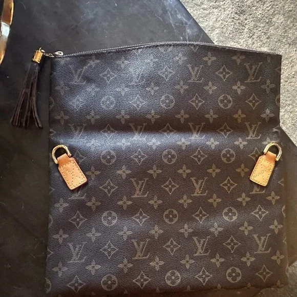 Classic Monogram clutch - Picture 3 of 7